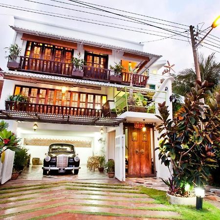 Oyo 90855 Vince Villa Букит-Мертаджам Экстерьер фото